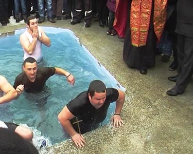 Vo opstina Krivogastani vo 7 naseleni mesta se frlase krstot