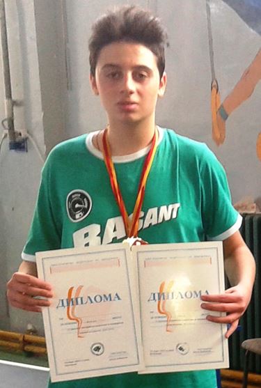 Dva medala - Aleksandar Rikaloski