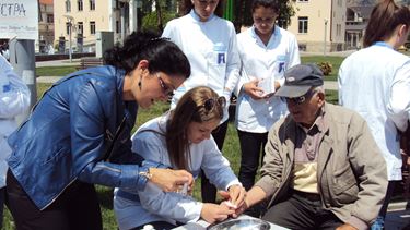 Medicinarite od SOU 'Gjorce Petrov' vo akcija za gragjanite