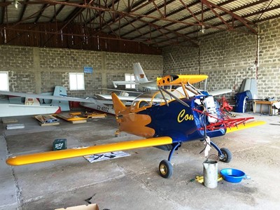 Se demontira avion za obojuvanje