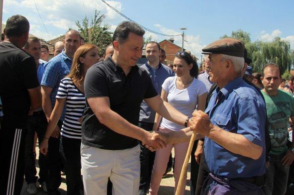 Gruevski gi slusa zelbite i na vozrasnite ziteli