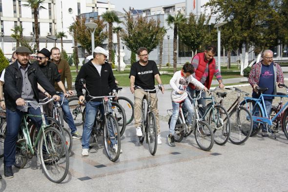 Stari velosipedi za popularizacija na velosipedizmot