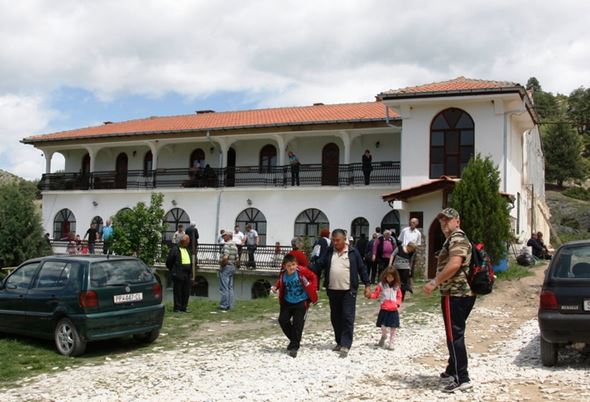 2. Polni manastiri  za praznikot