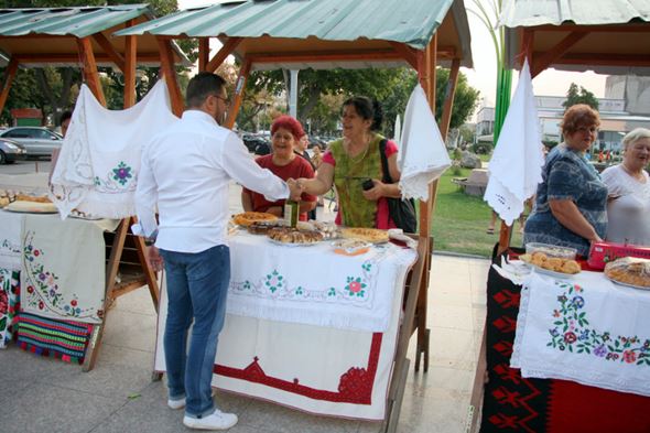 2 Gradonacalnikot Risteski na   proslavata na Majka tradicija