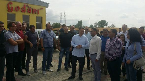 Gruevski vo industriskata zona   Prilep 1