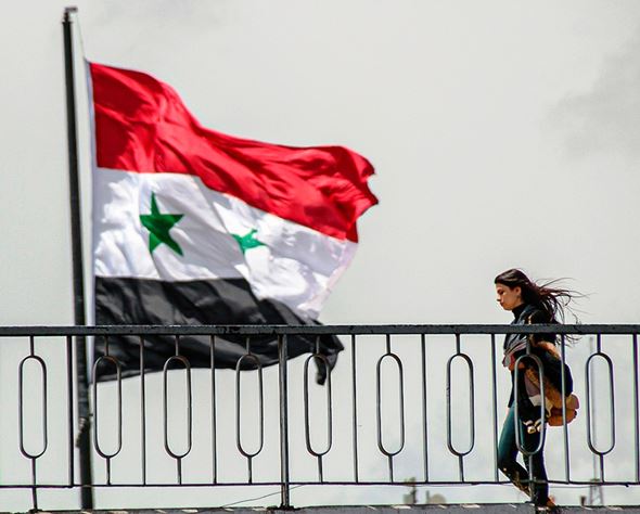 syria-flag-girl