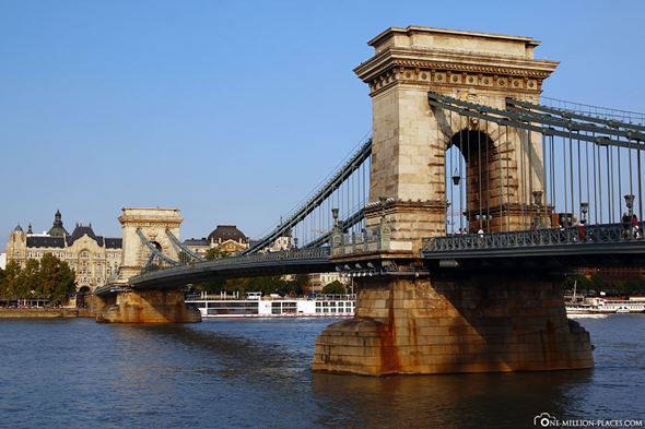 die-kettenbruecke-in-budapest