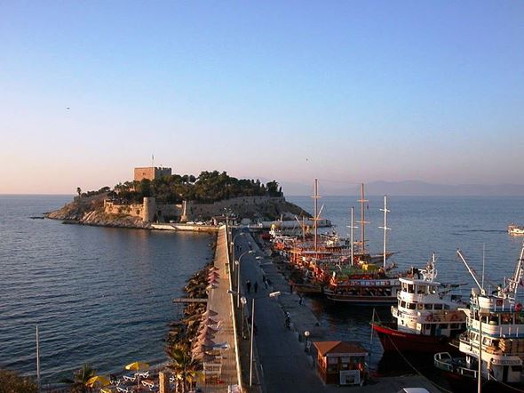 800px-Kusadasi Burg